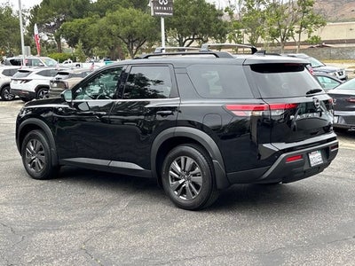 2024 Nissan Pathfinder SV