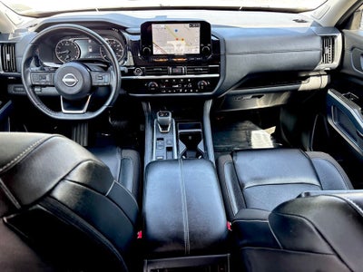 2024 Nissan Pathfinder SL
