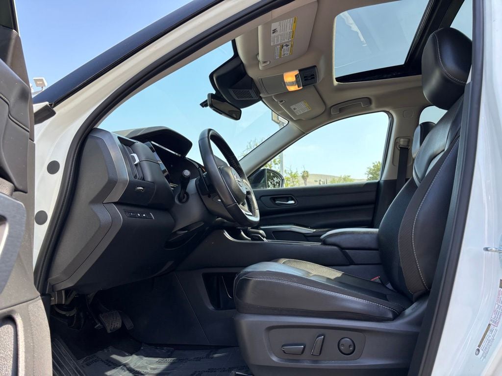 2024 Nissan Pathfinder SL