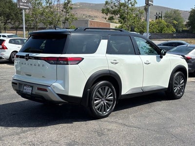 2024 Nissan Pathfinder SL