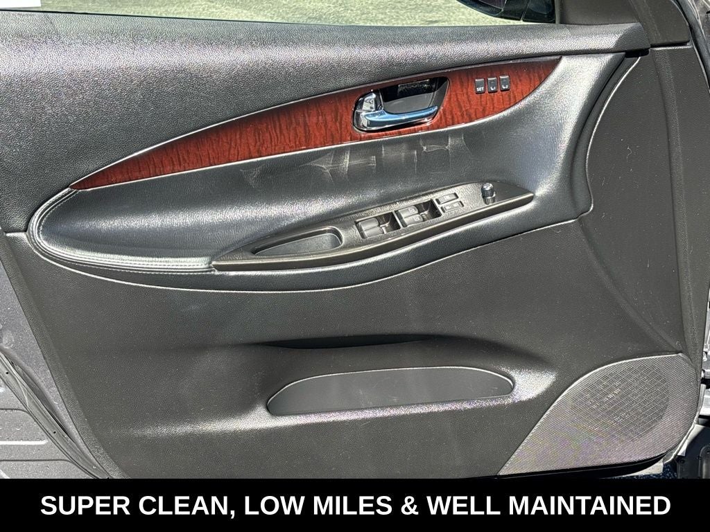 2016 INFINITI QX50 Base