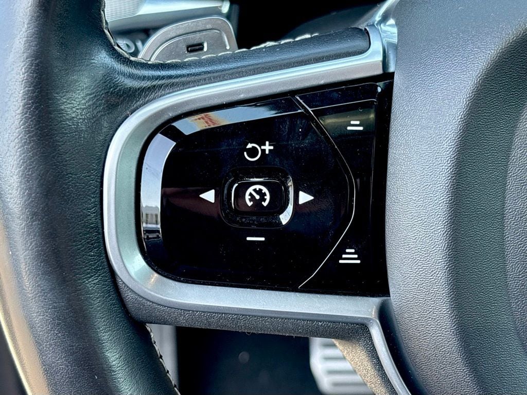 2020 Volvo XC60 T5 R-Design