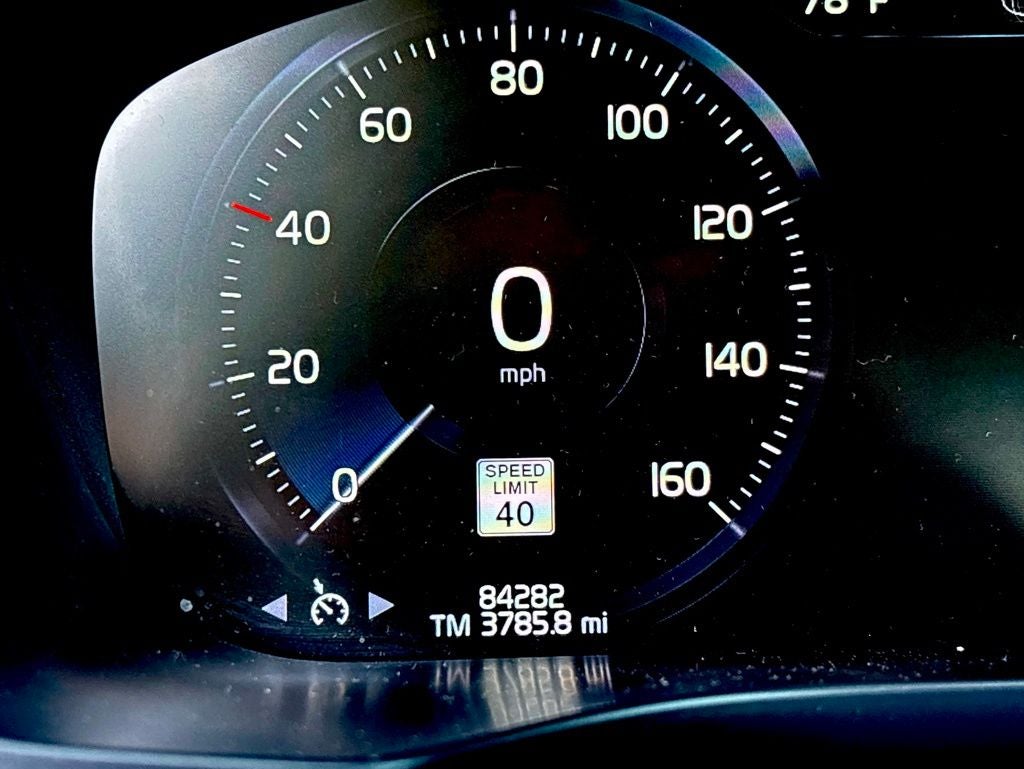 2020 Volvo XC60 T5 R-Design