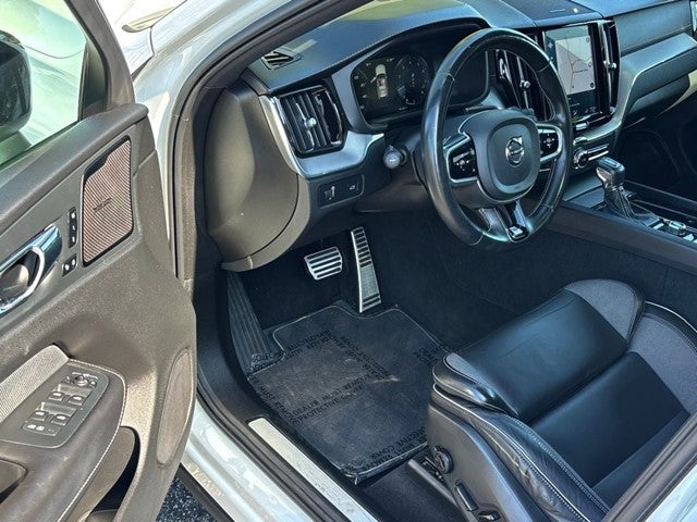 2020 Volvo XC60 T5 R-Design
